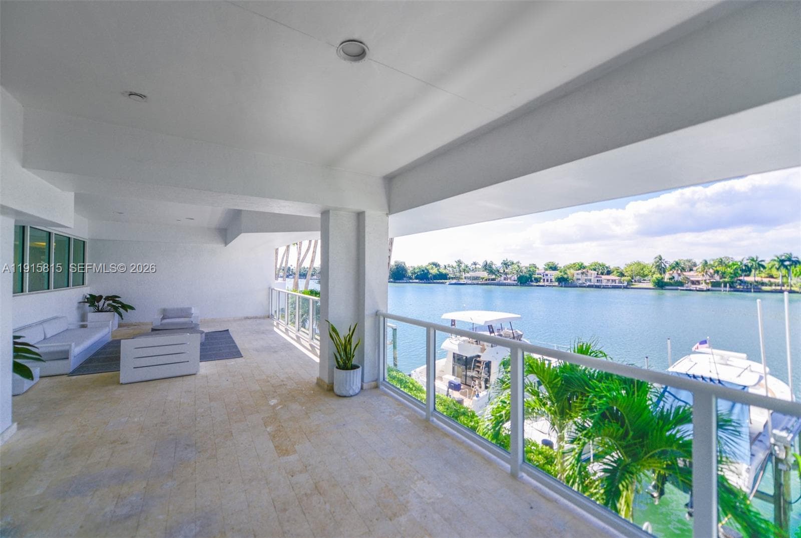 A11915815 — Miami Beach — 24