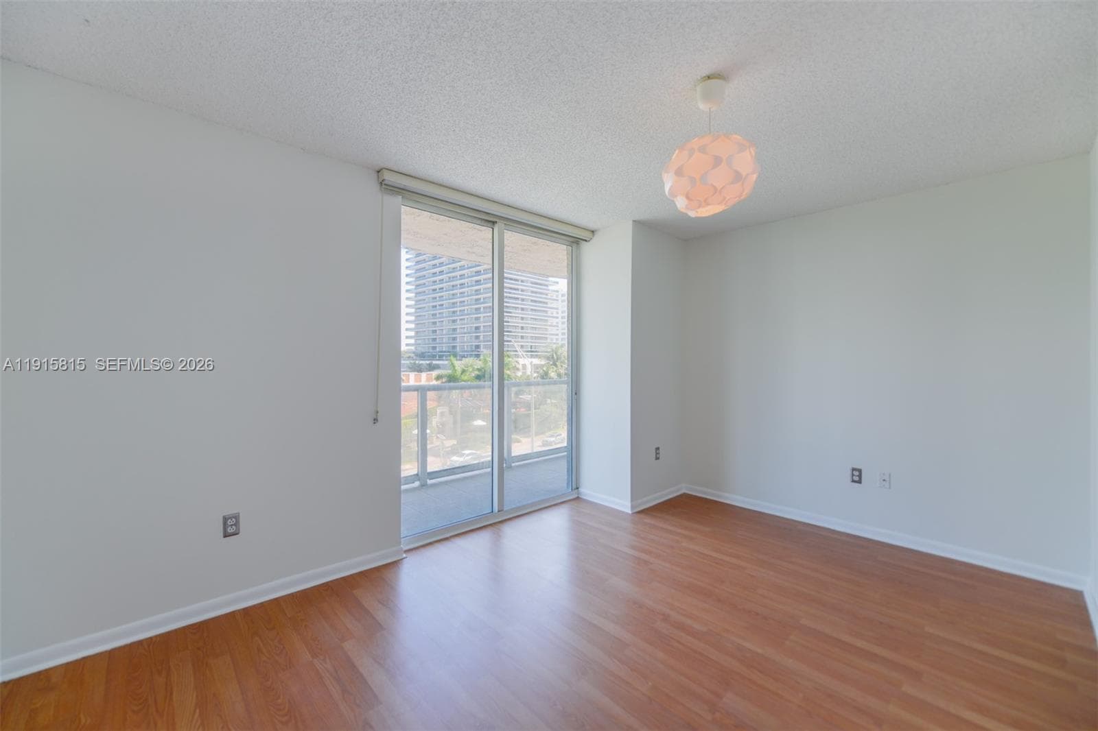 A11915815 — Miami Beach — 18