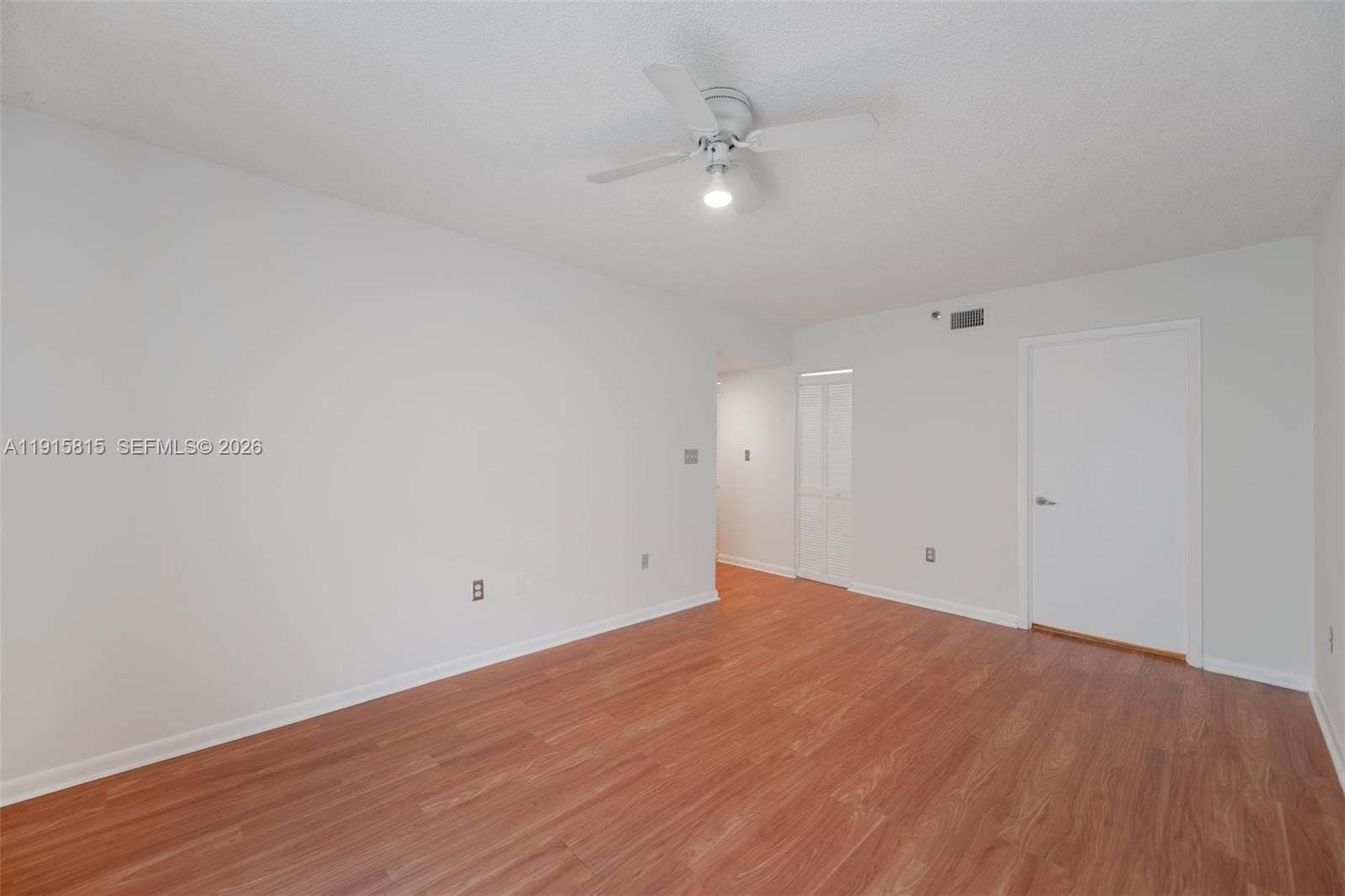 A11915815 — Miami Beach — 11