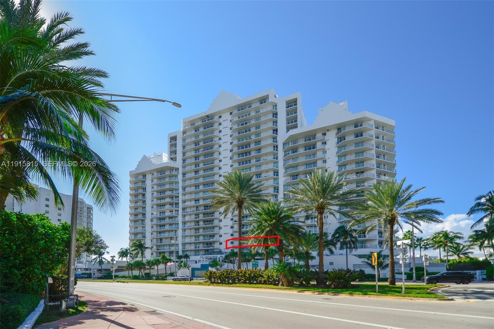 A11915815 — Miami Beach — 35