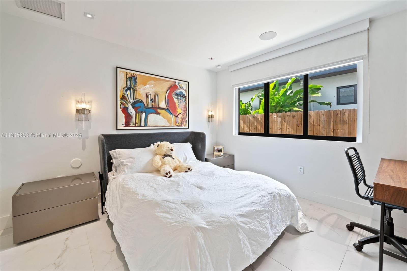 A11915893 — Miami Beach — 23