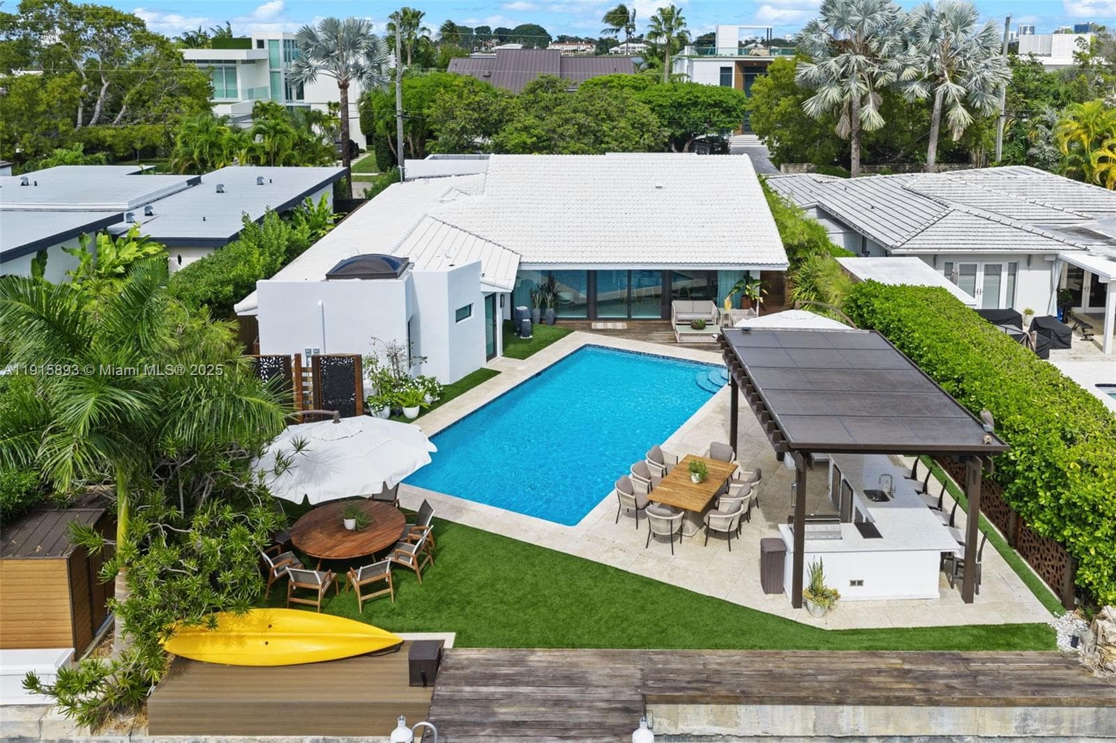 A11915893 — Miami Beach — 36
