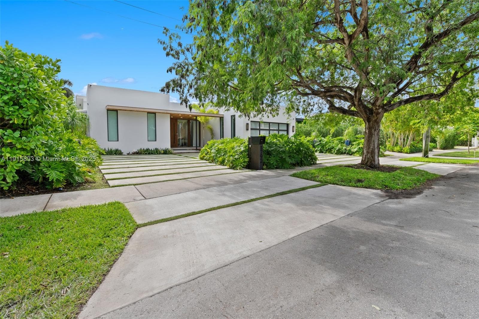 A11915893 — Miami Beach — 5