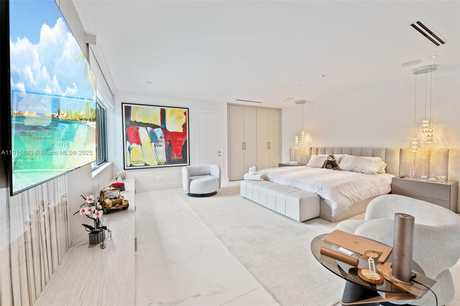 A11915893 — Miami Beach — 14