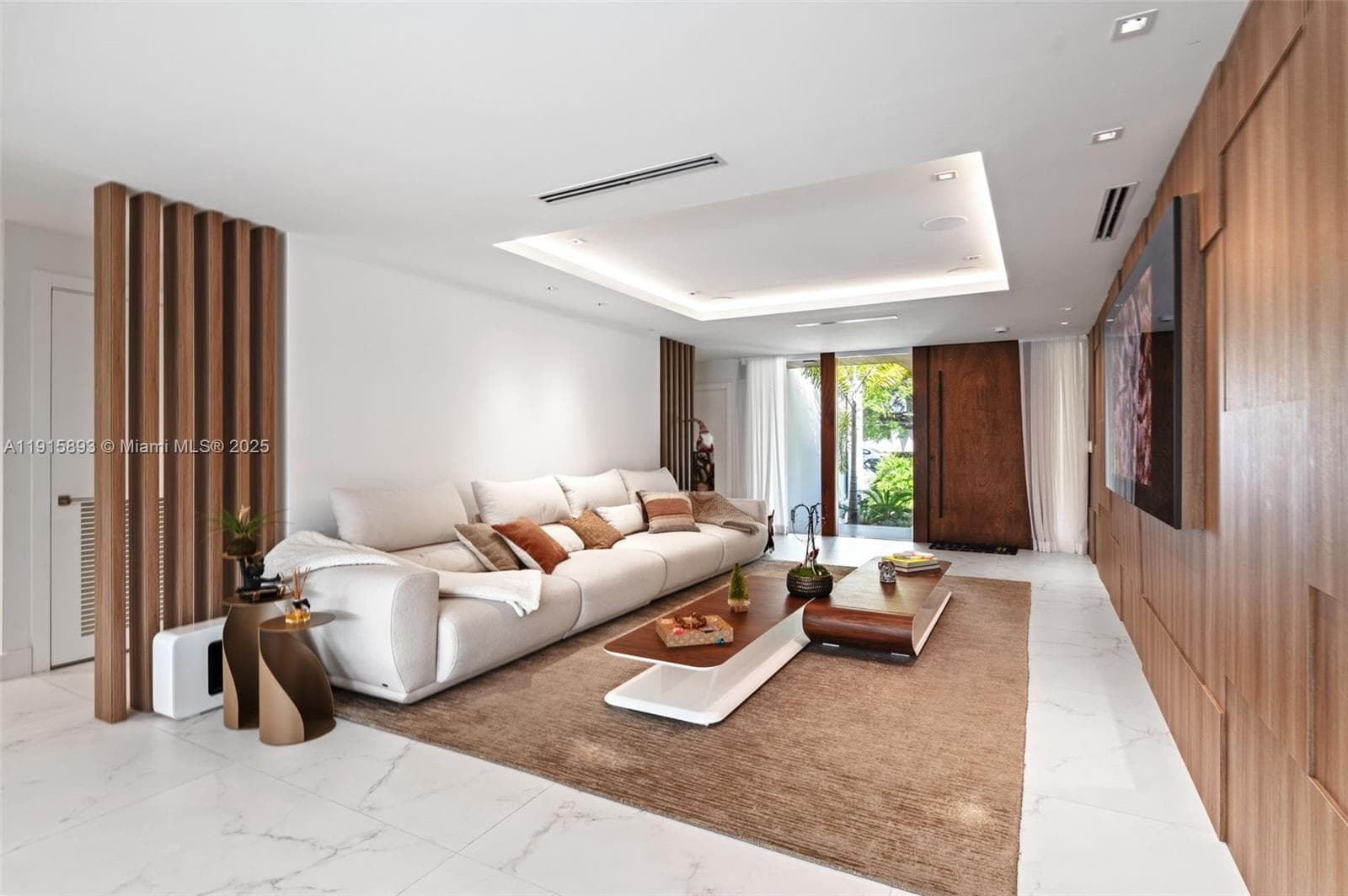 A11915893 — Miami Beach — 8