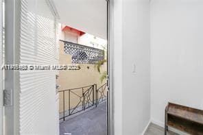 A11916162 — Miami Beach — 10