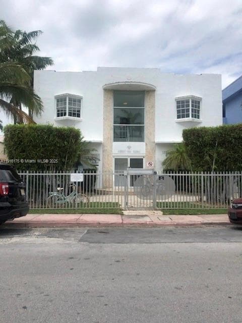 A11916175 — Miami Beach — 3