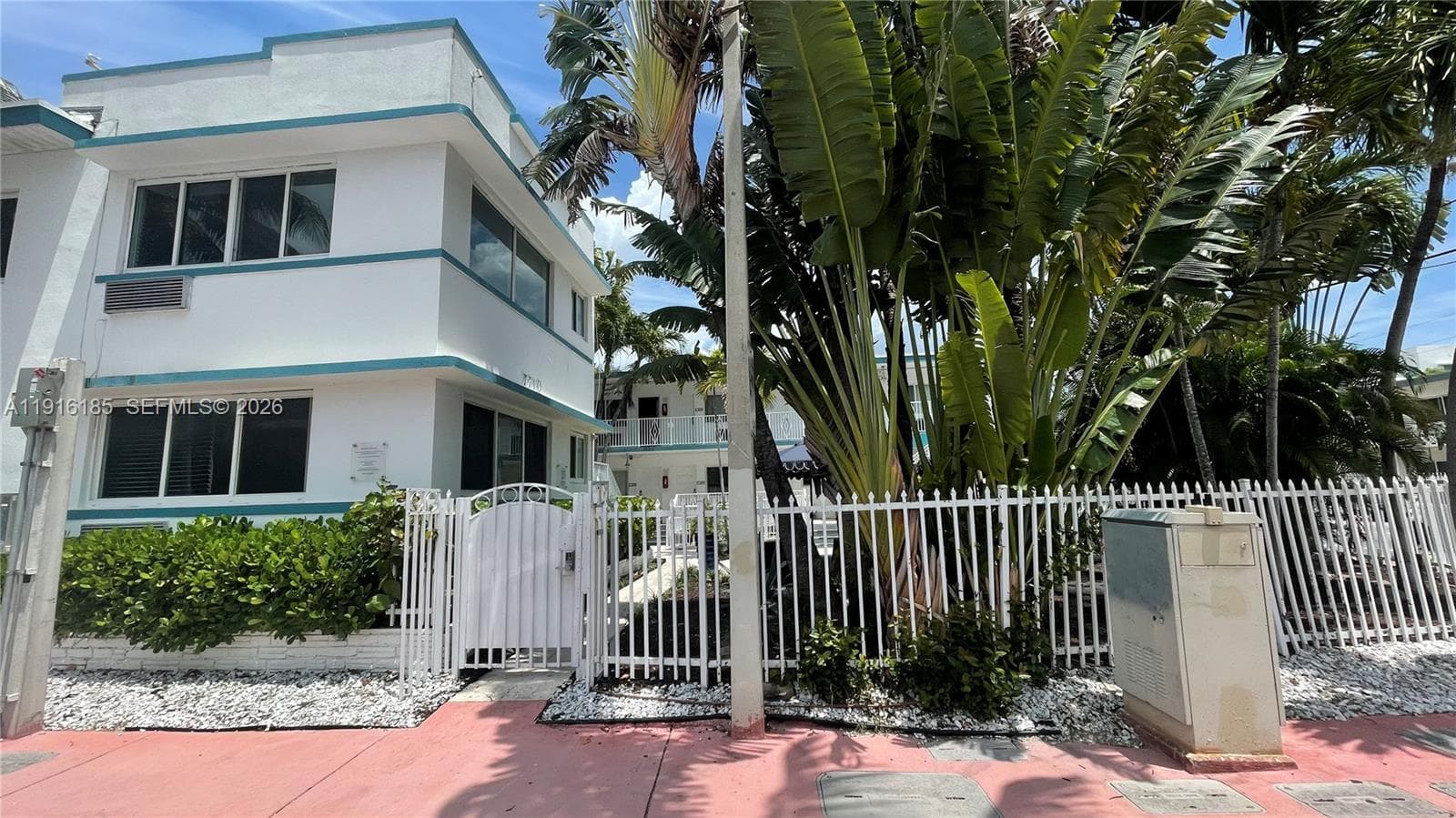 A11916185 — Miami Beach — 12