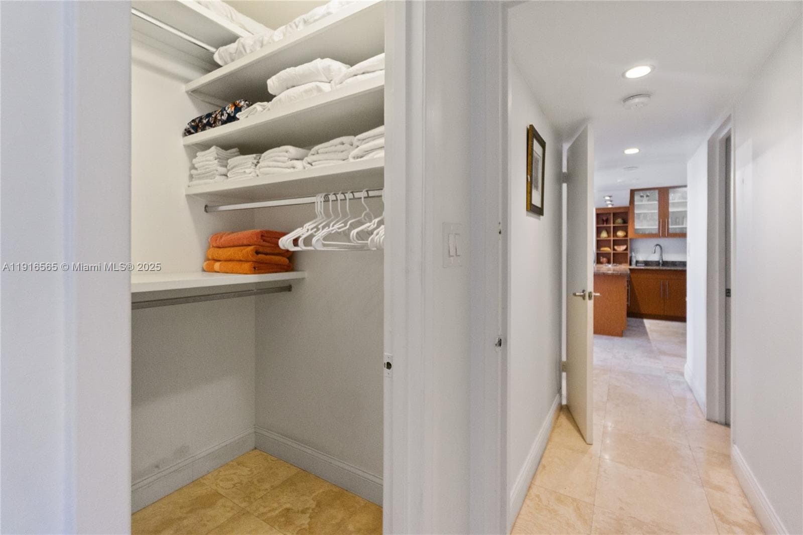 A11916565 — Miami Beach — 17