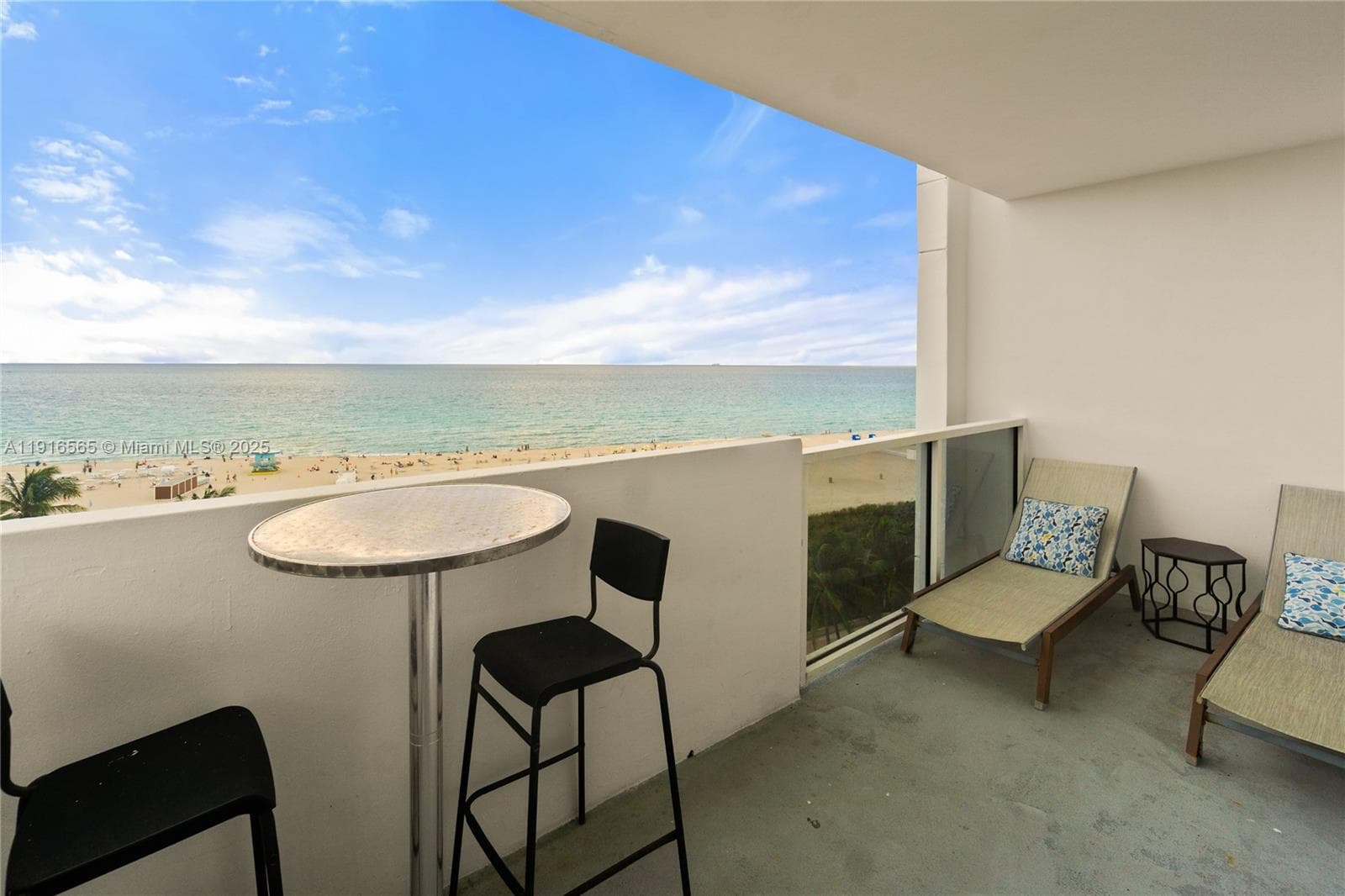 A11916565 — Miami Beach — 22