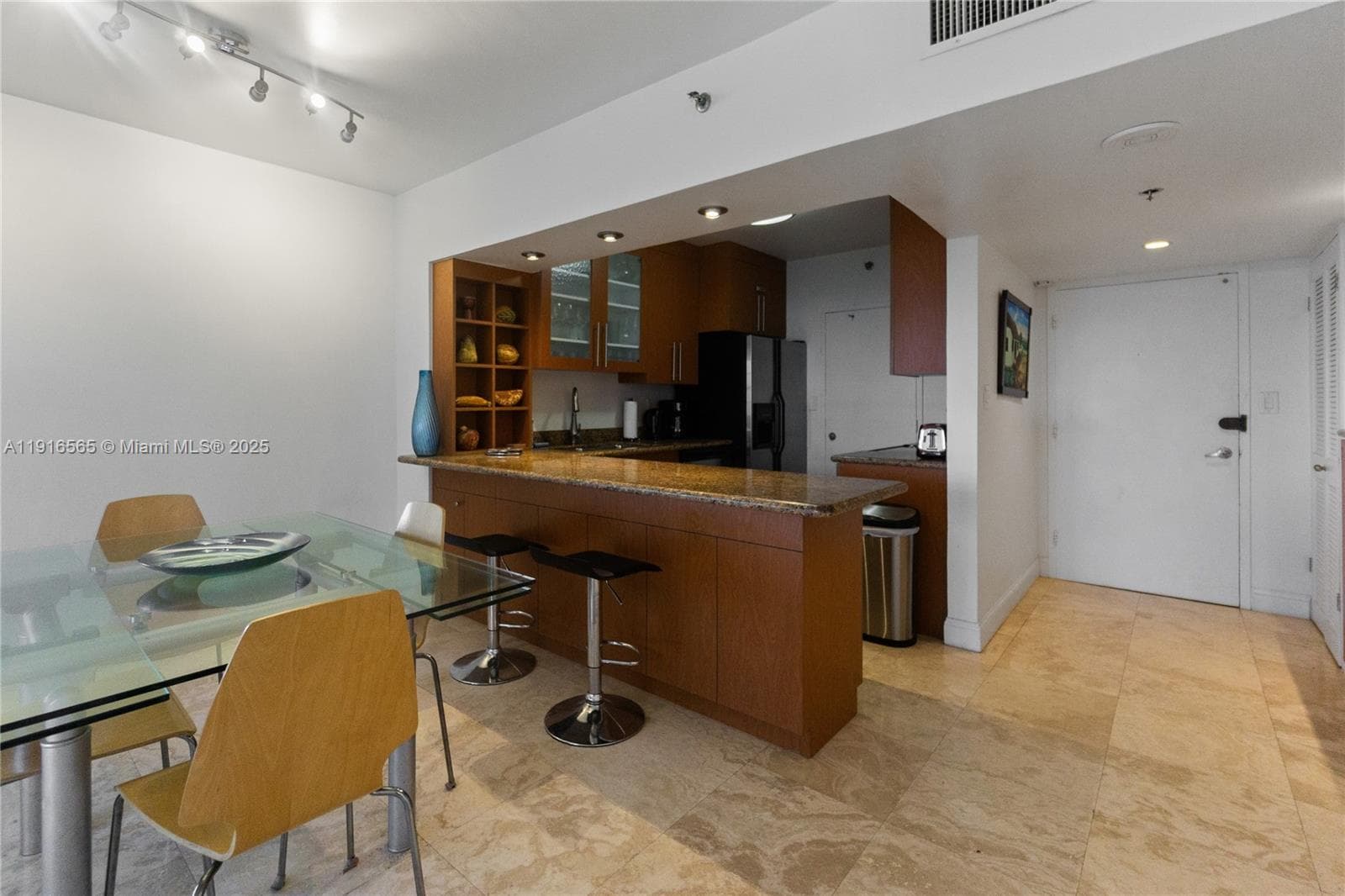 A11916565 — Miami Beach — 5