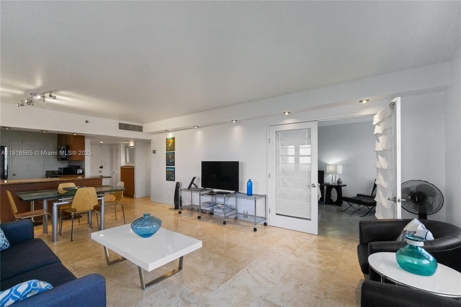 A11916565 — Miami Beach — 9
