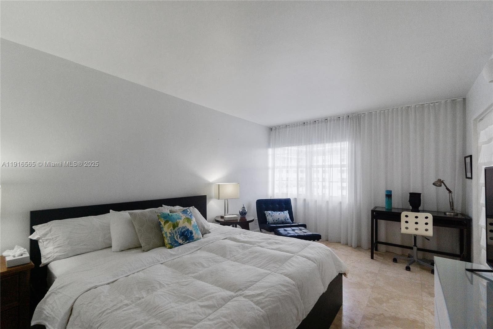 A11916565 — Miami Beach — 10