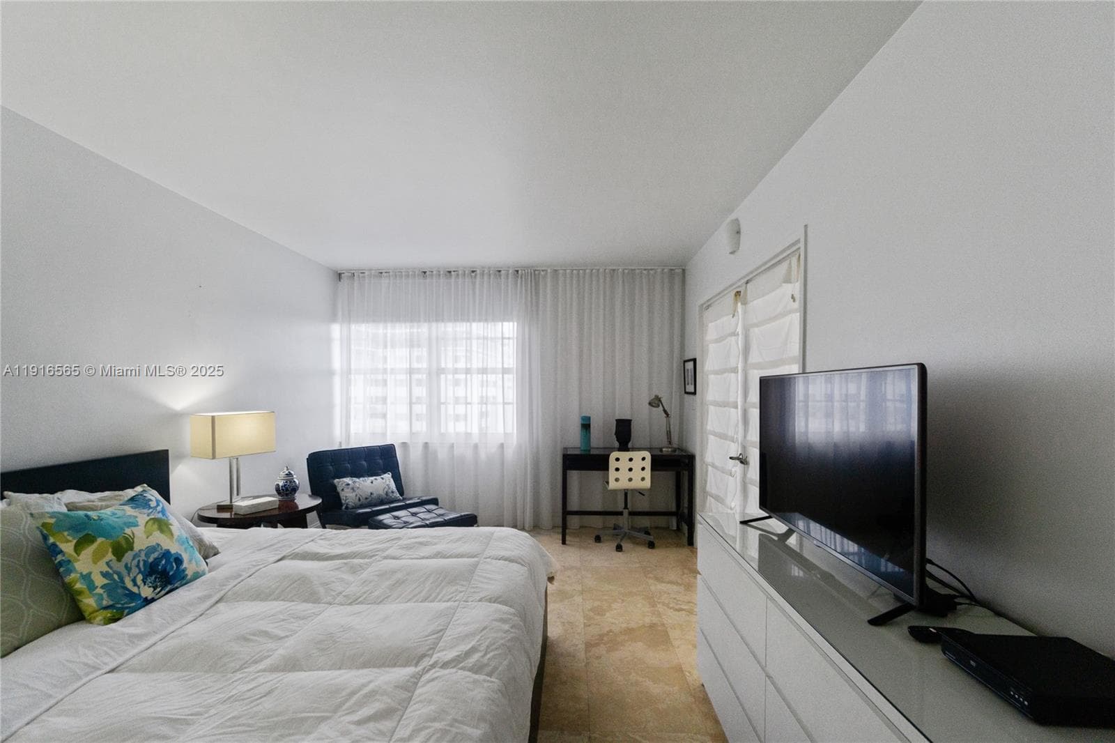 A11916565 — Miami Beach — 11