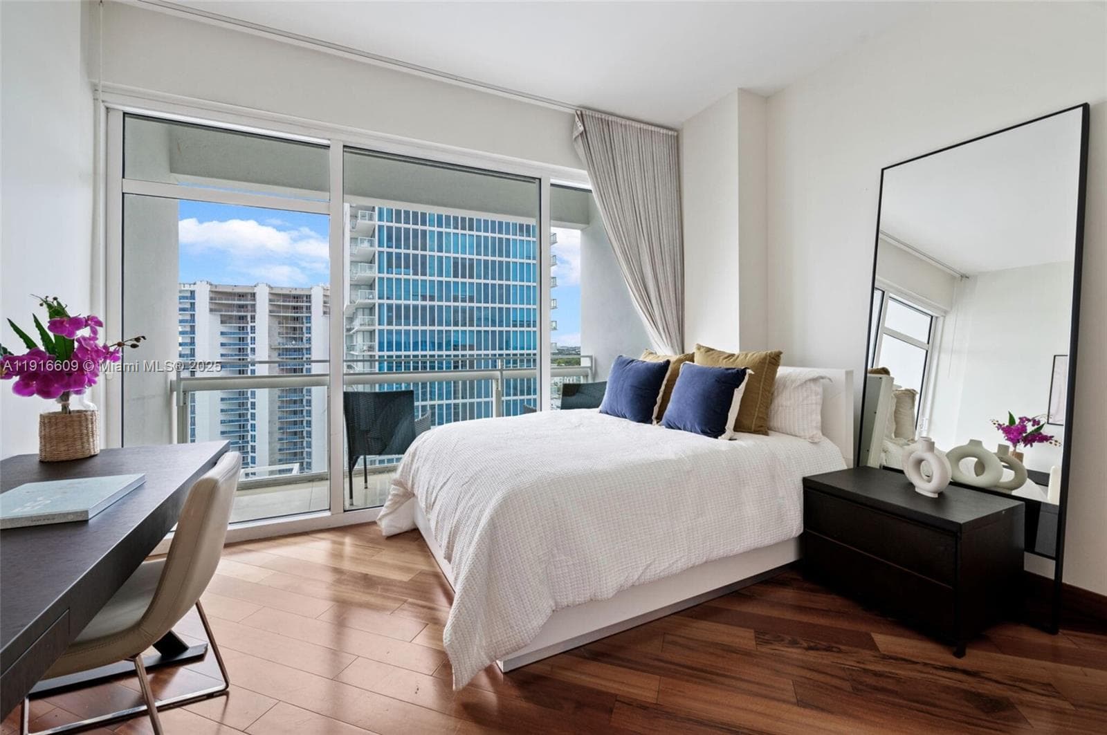 A11916609 — Miami Beach — 27