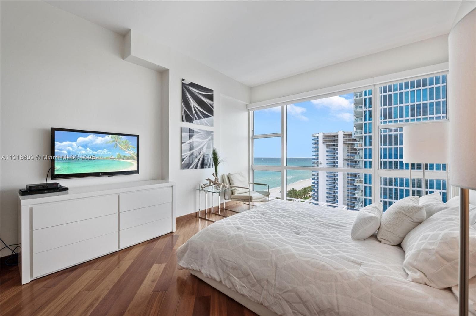 A11916609 — Miami Beach — 17