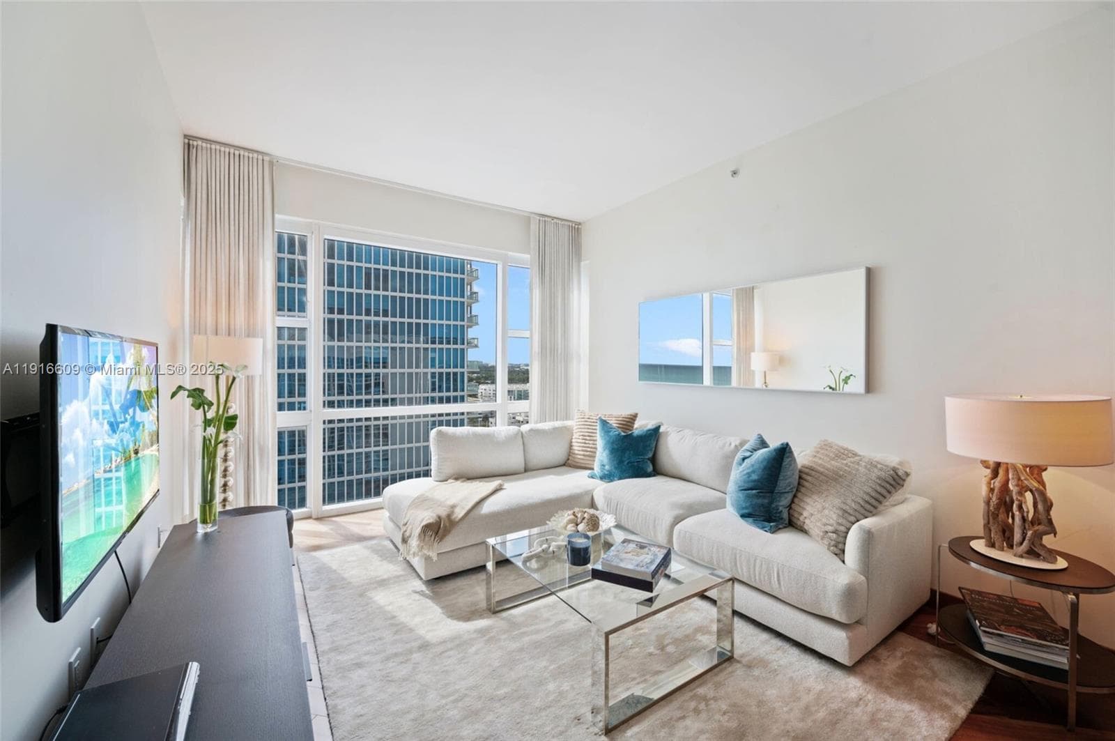 A11916609 — Miami Beach — 5