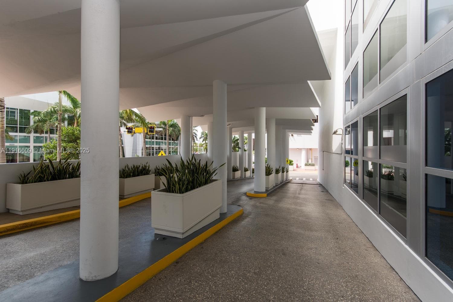 A11916609 — Miami Beach — 49