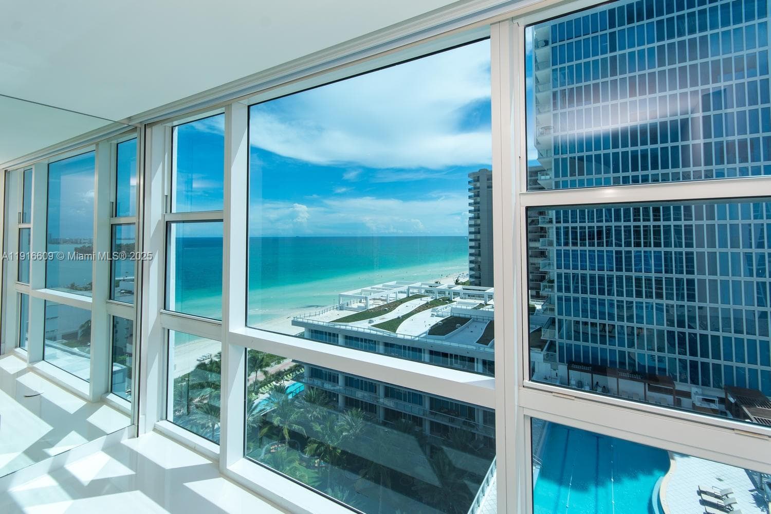 A11916609 — Miami Beach — 33