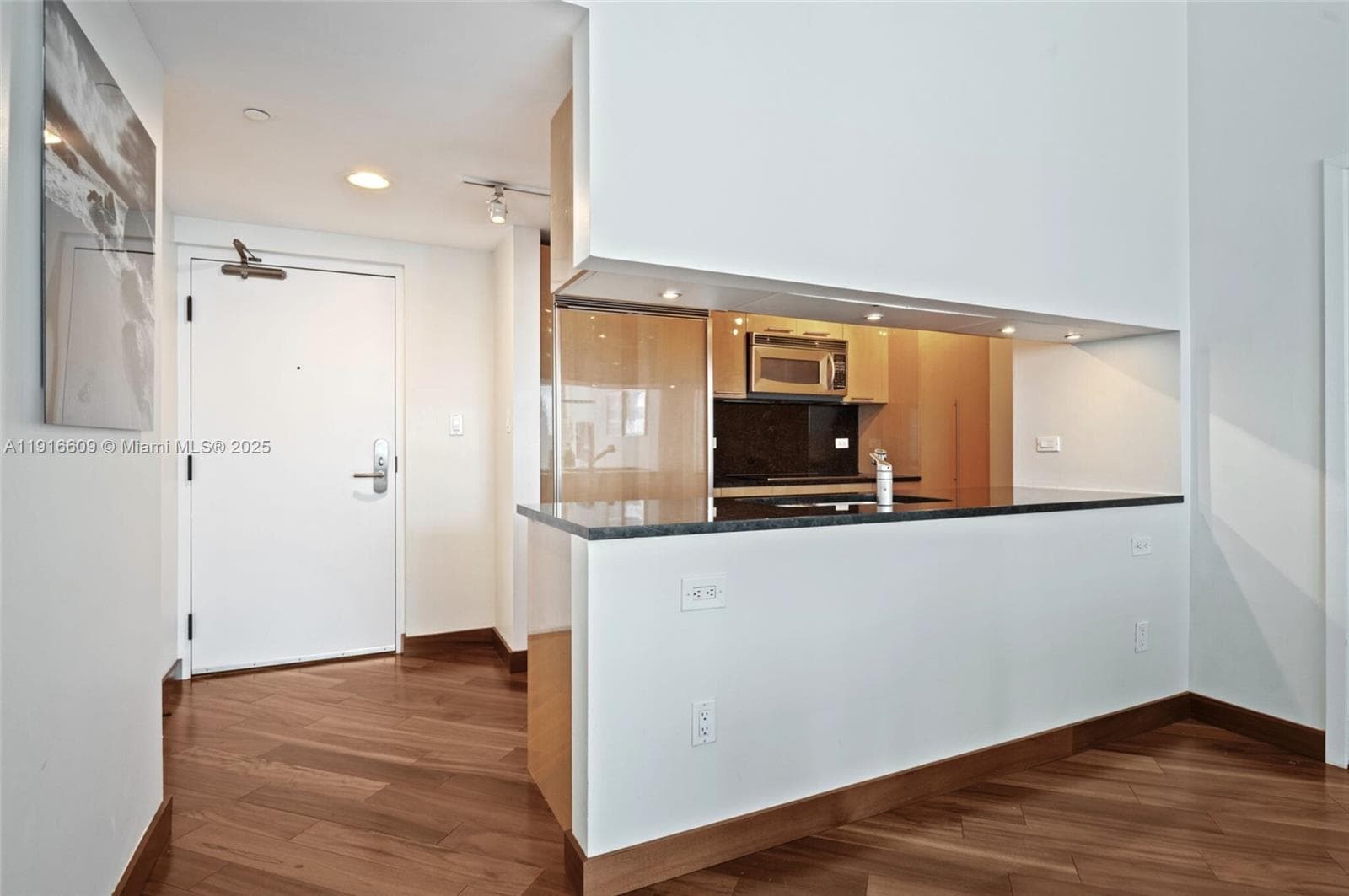 A11916609 — Miami Beach — 14