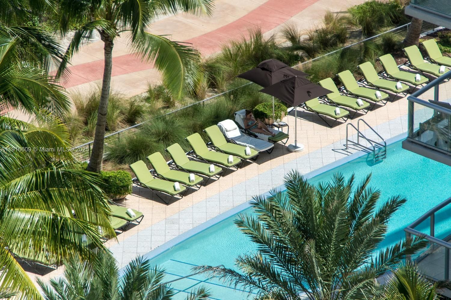 A11916609 — Miami Beach — 41