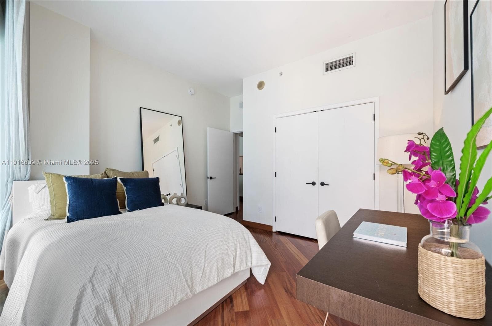 A11916609 — Miami Beach — 50