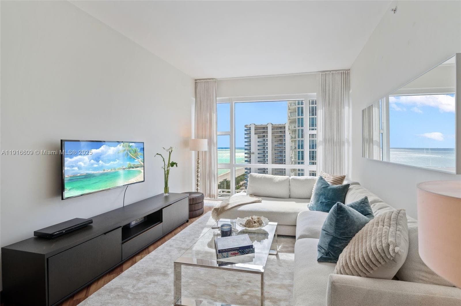 A11916609 — Miami Beach — 4