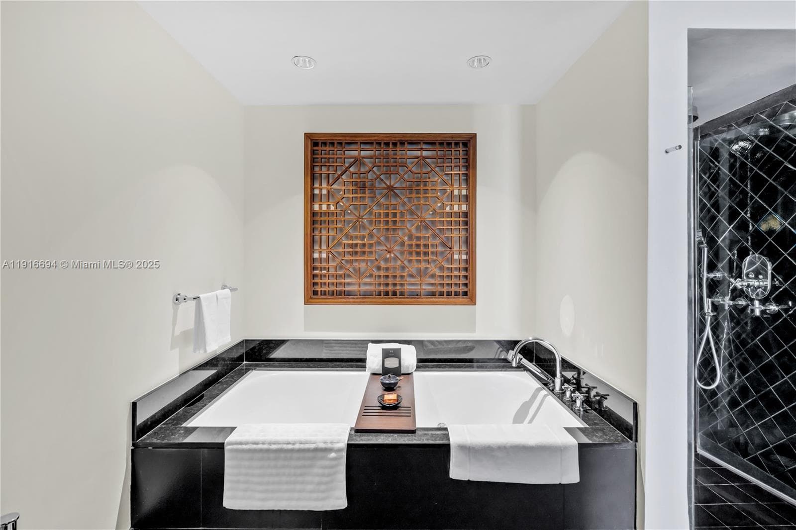 A11916694 — Miami Beach — 27