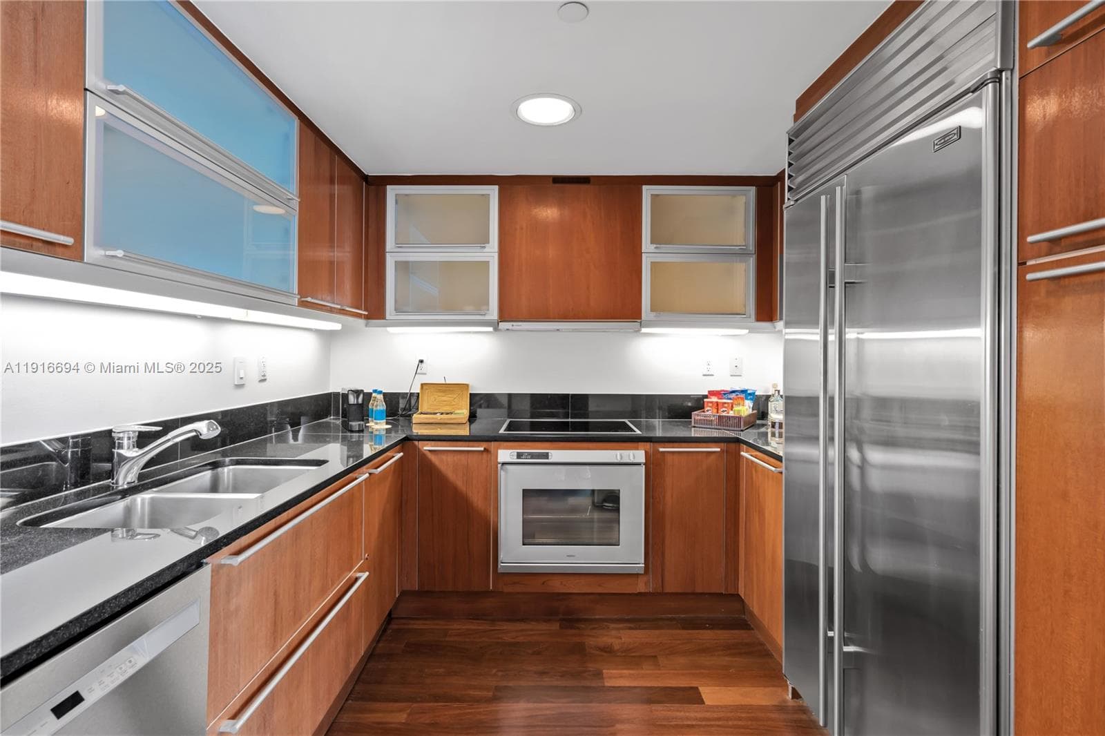 A11916694 — Miami Beach — 17