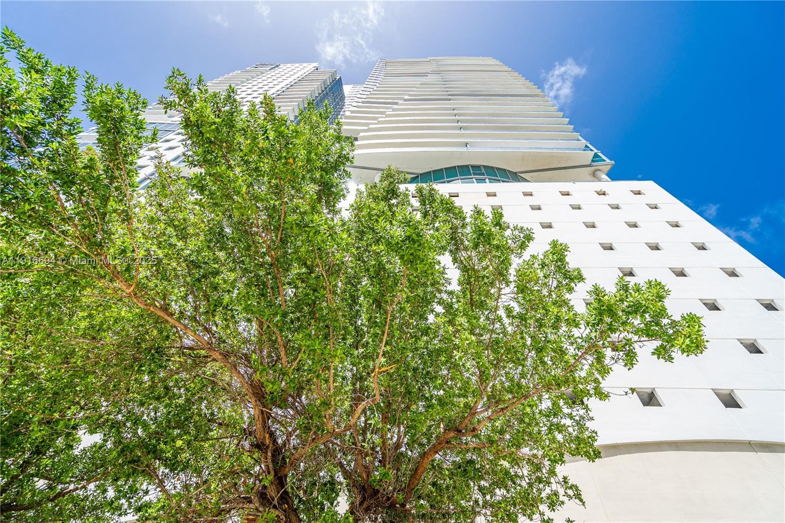 A11916694 — Miami Beach — 47