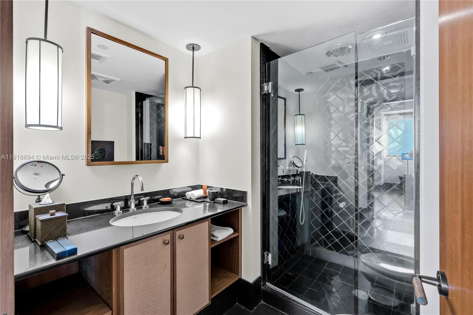 A11916694 — Miami Beach — 31