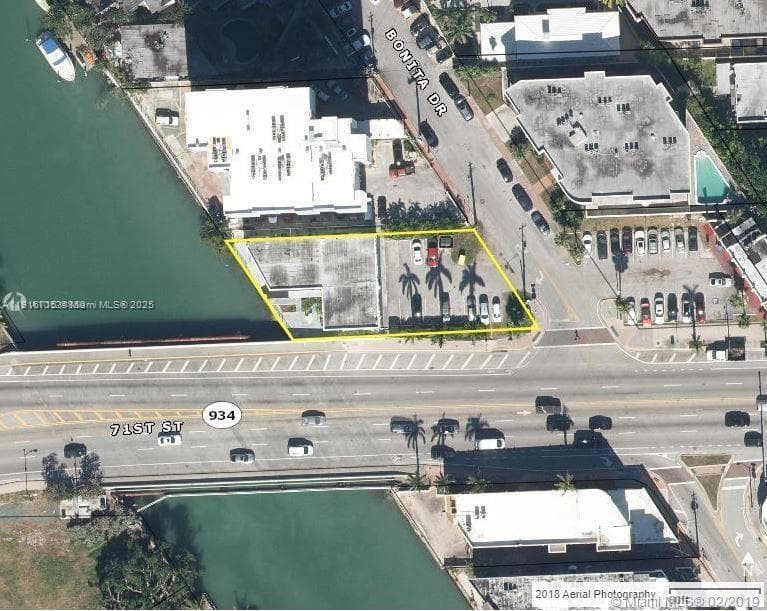 A11916716 — Miami Beach