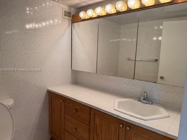 A11916936 — Miami Beach — 18