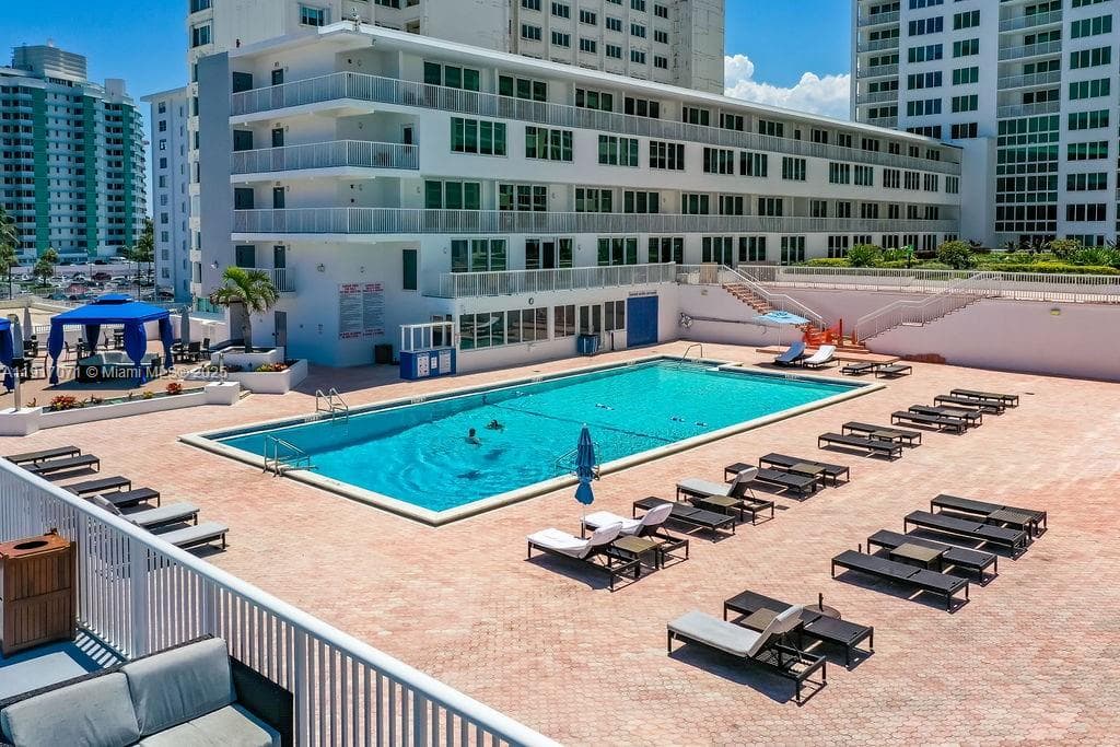 A11917071 — Miami Beach — 5