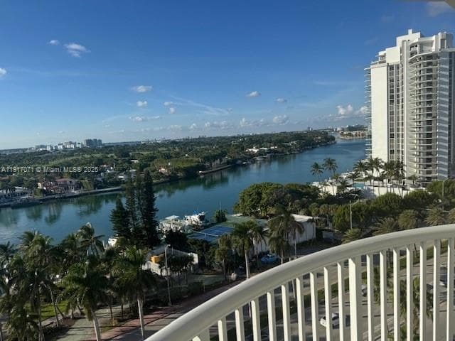 A11917071 — Miami Beach — 35