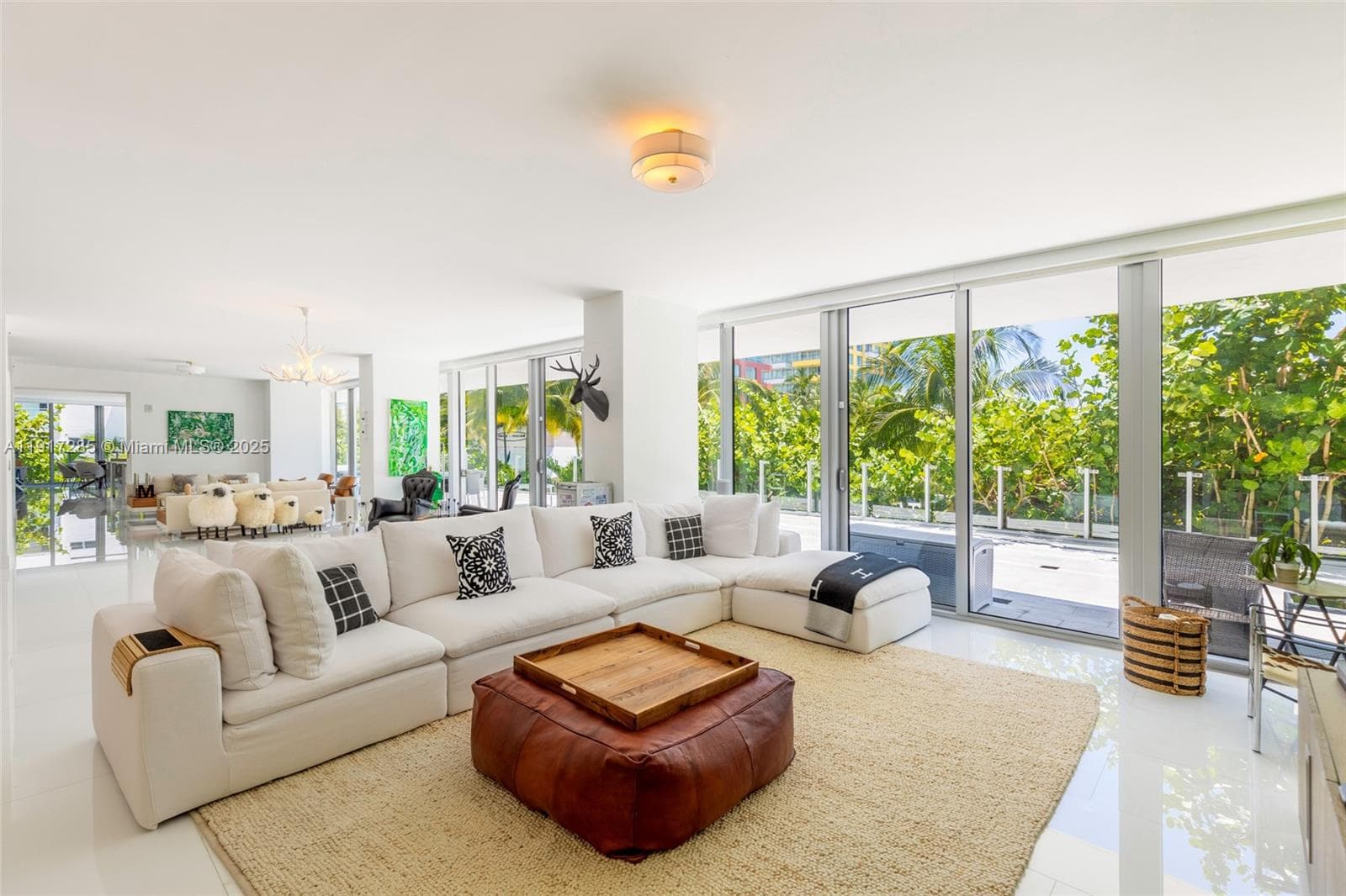 A11917285 — Miami Beach — 7