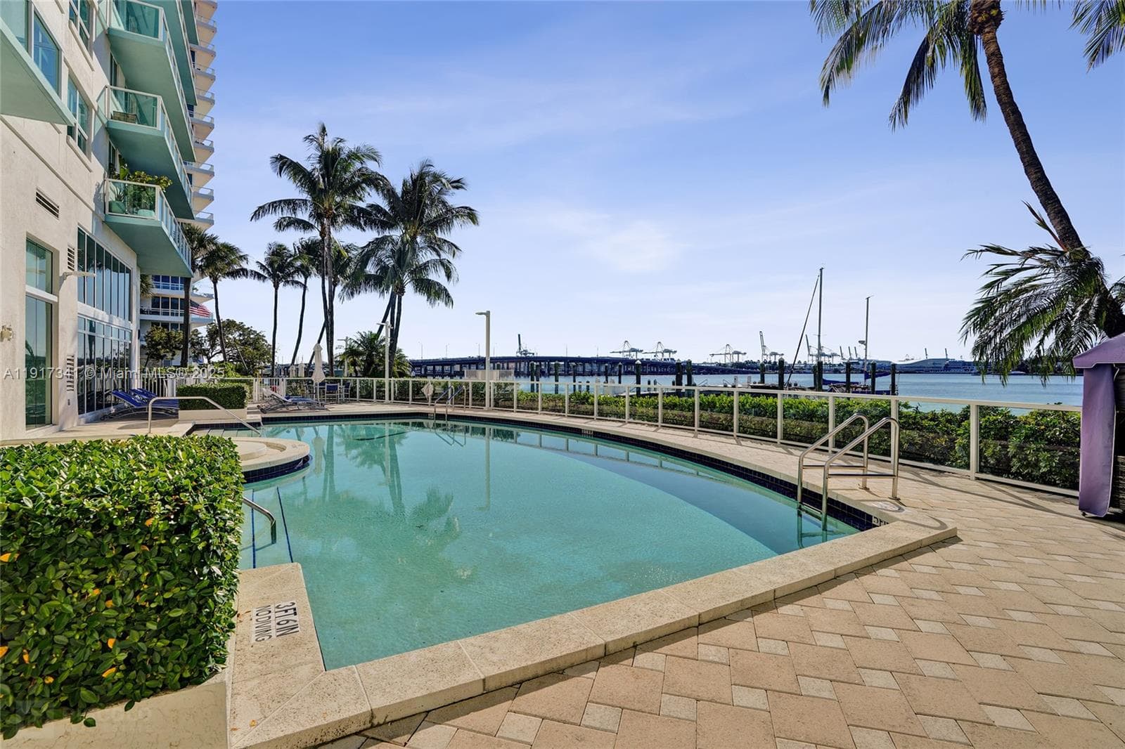 A11917341 — Miami Beach — 52