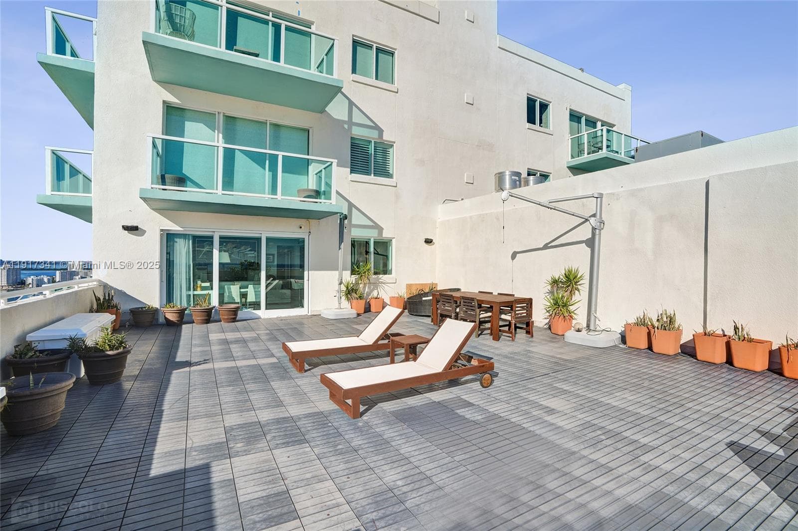 A11917341 — Miami Beach — 17