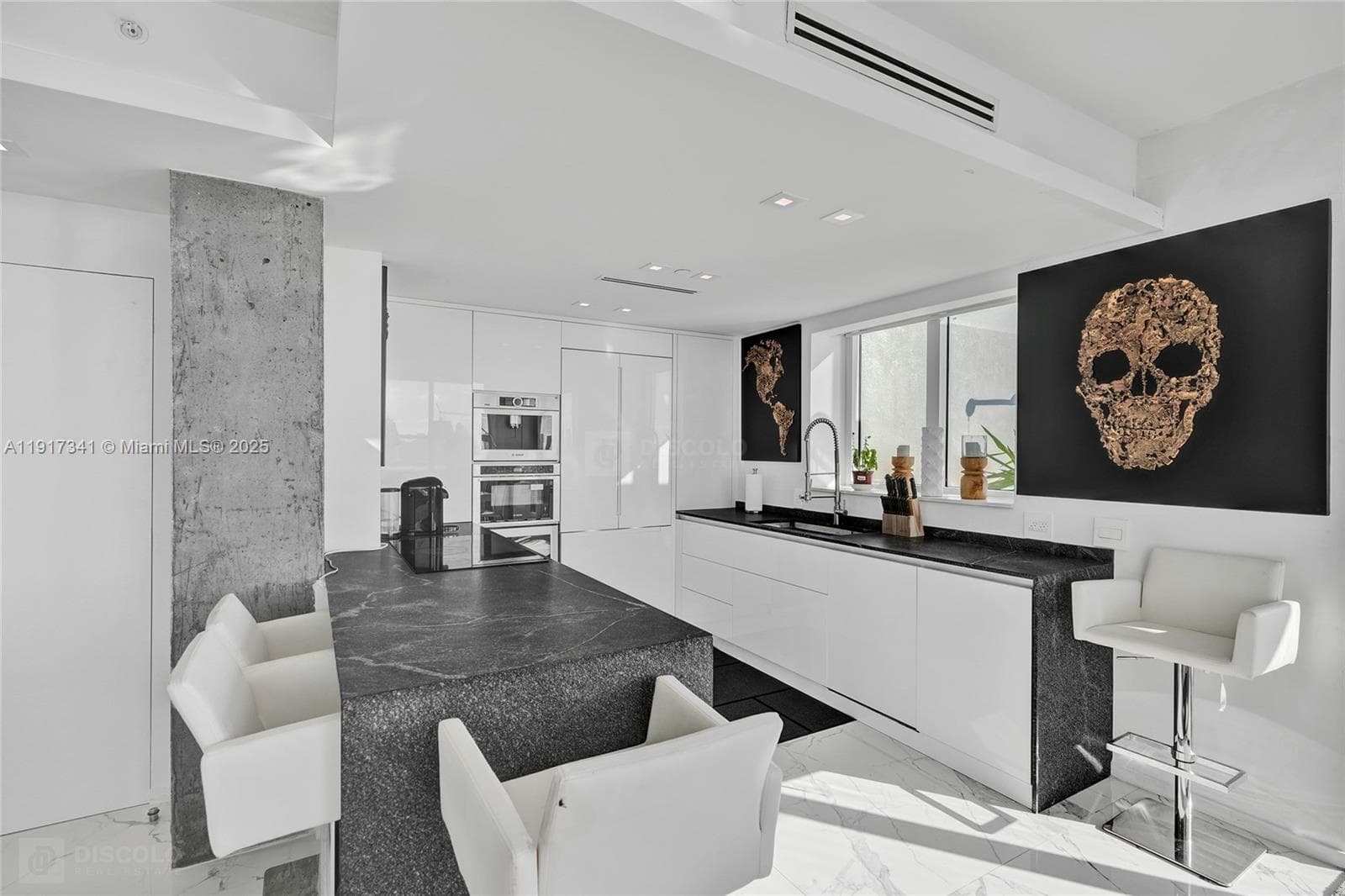 A11917341 — Miami Beach — 12