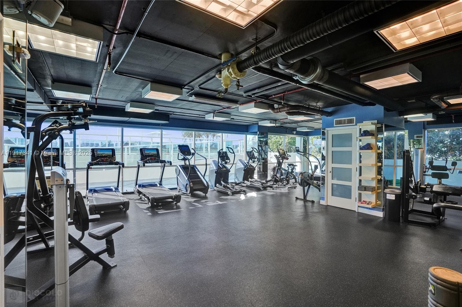 A11917341 — Miami Beach — 66