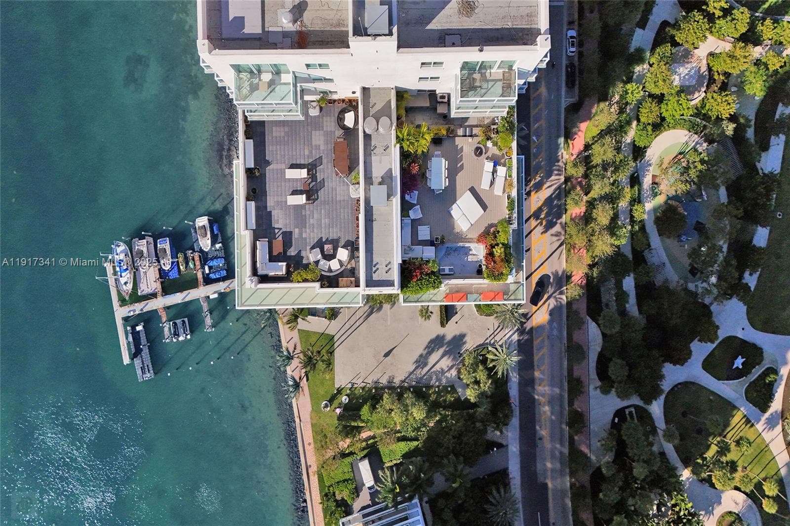 A11917341 — Miami Beach — 20