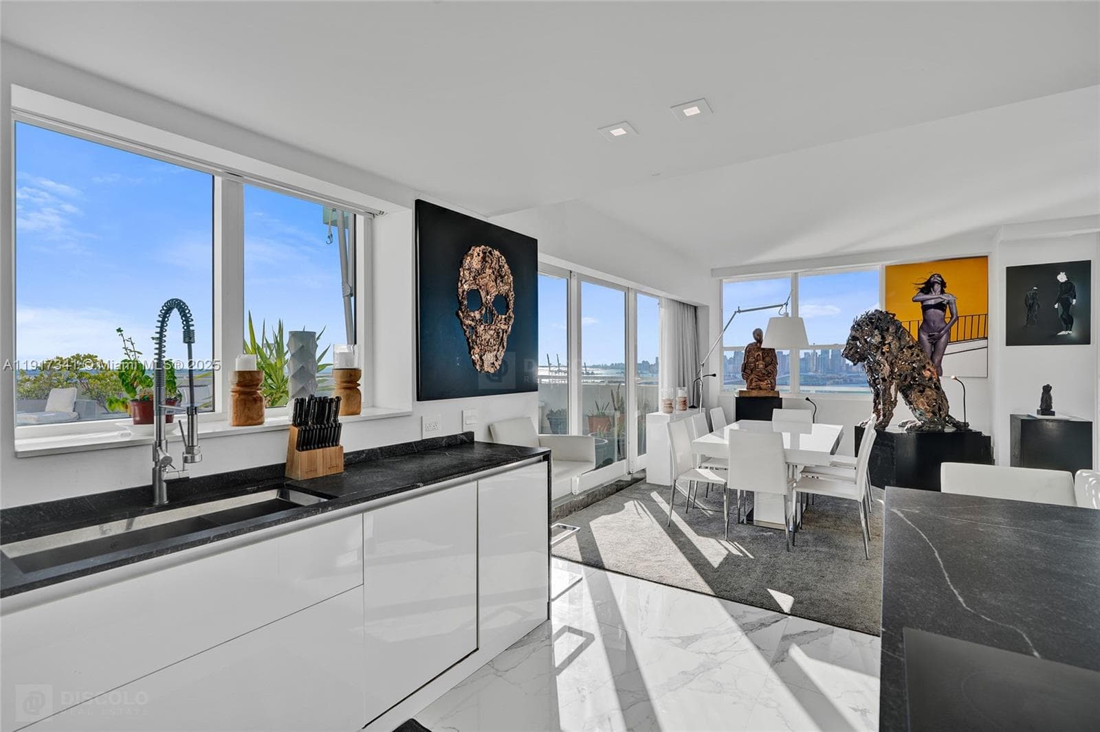 A11917341 — Miami Beach — 14