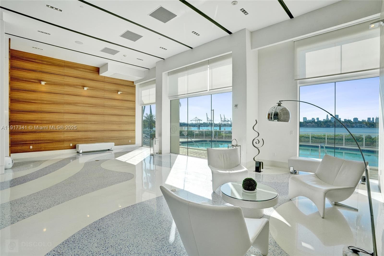A11917341 — Miami Beach — 51