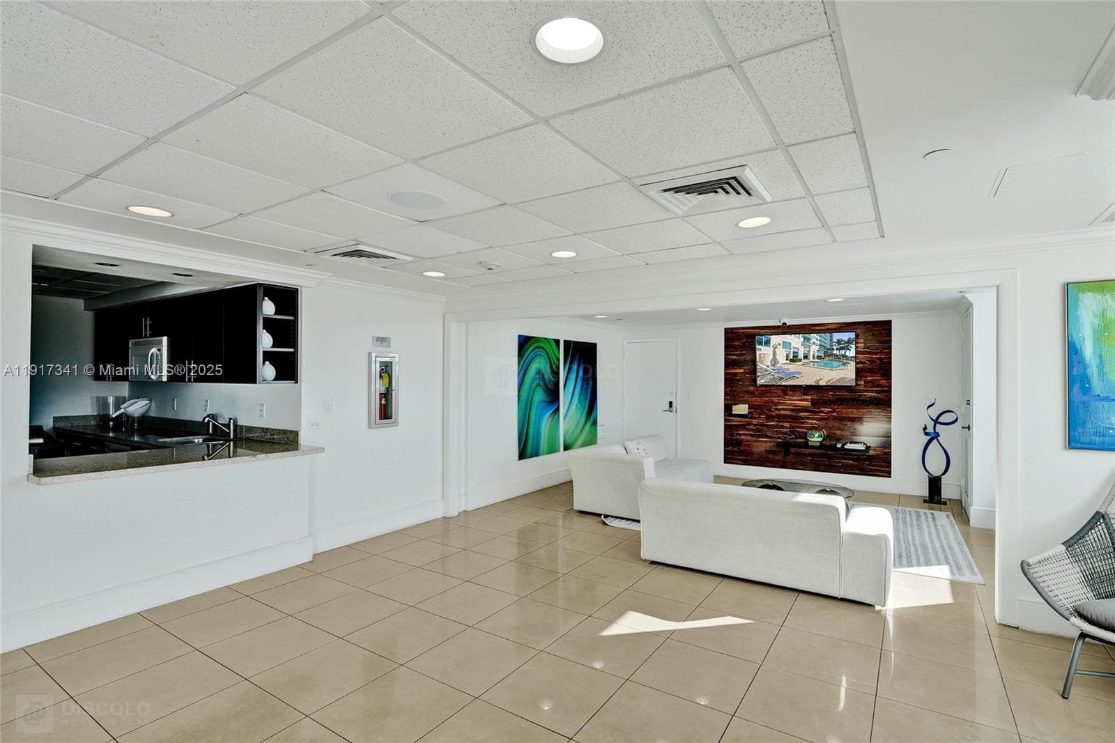 A11917341 — Miami Beach — 58