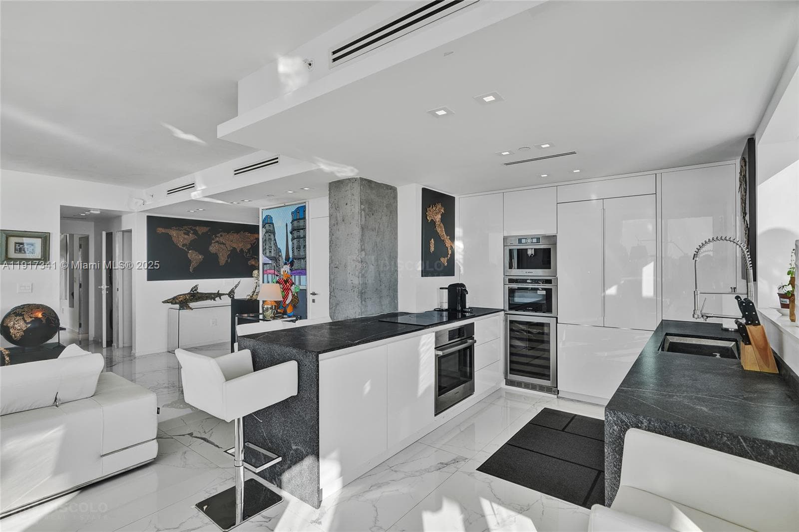A11917341 — Miami Beach — 11