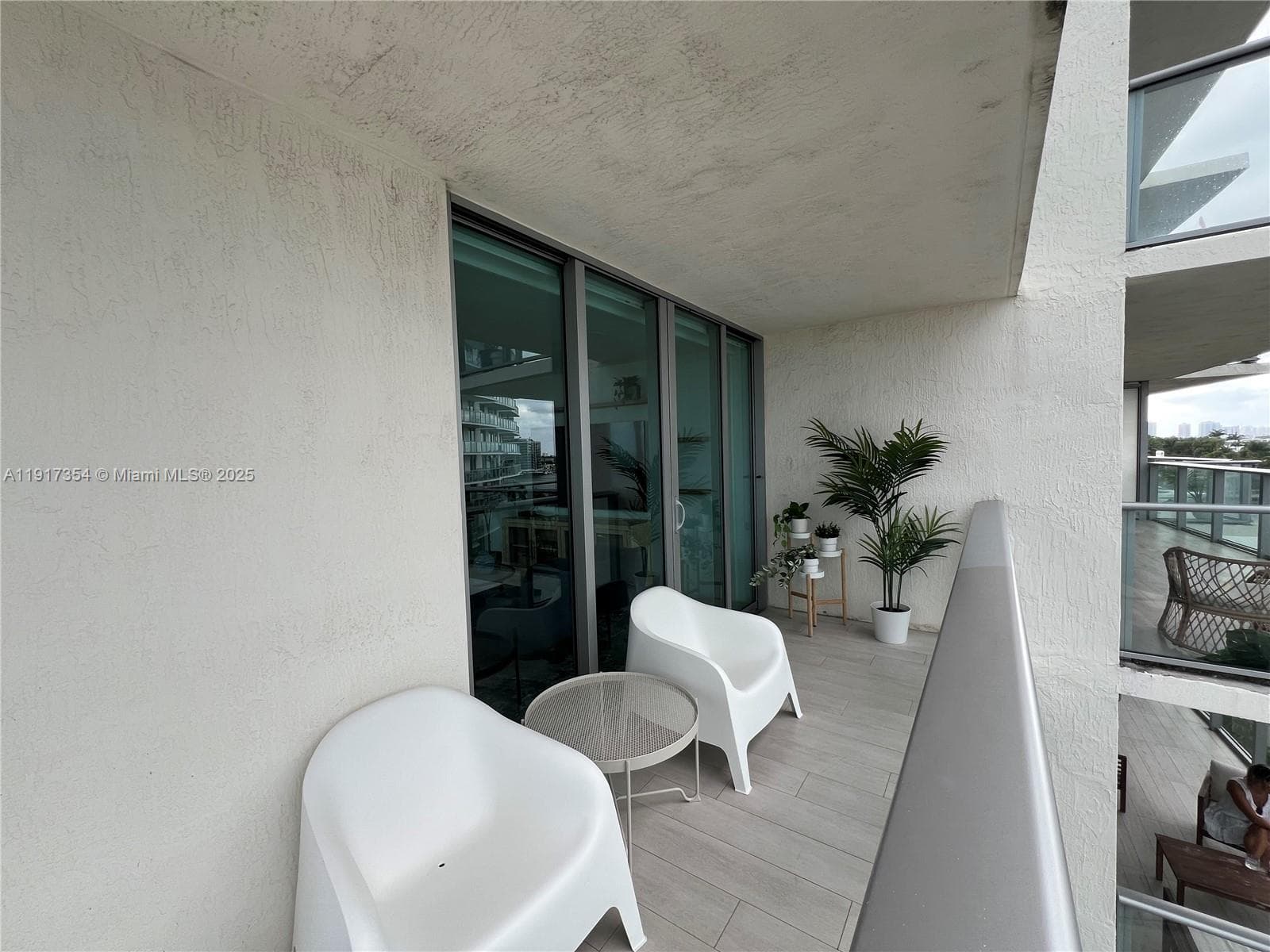 A11917354 — Miami Beach — 25