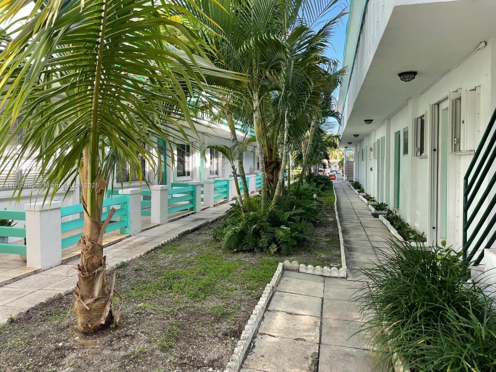 A11917453 — Miami Beach — 3