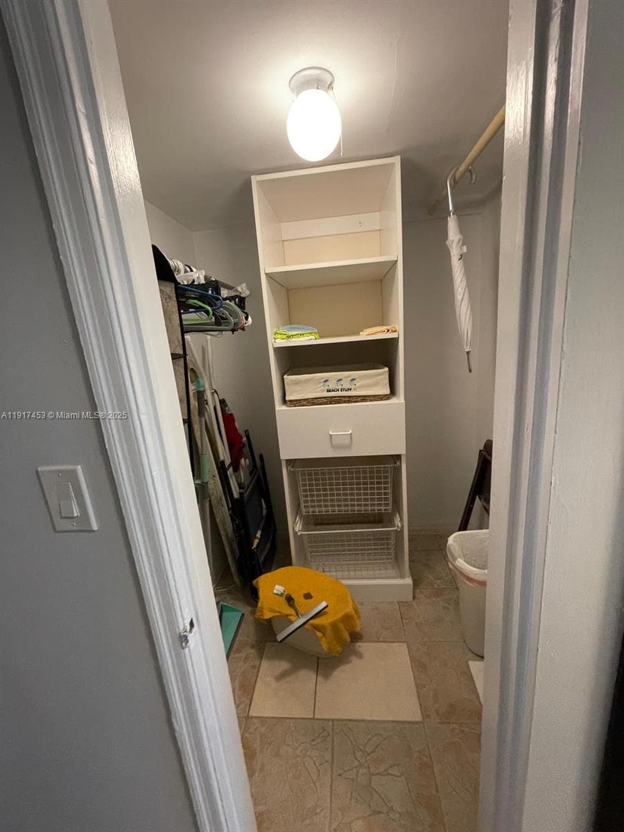 A11917453 — Miami Beach — 8