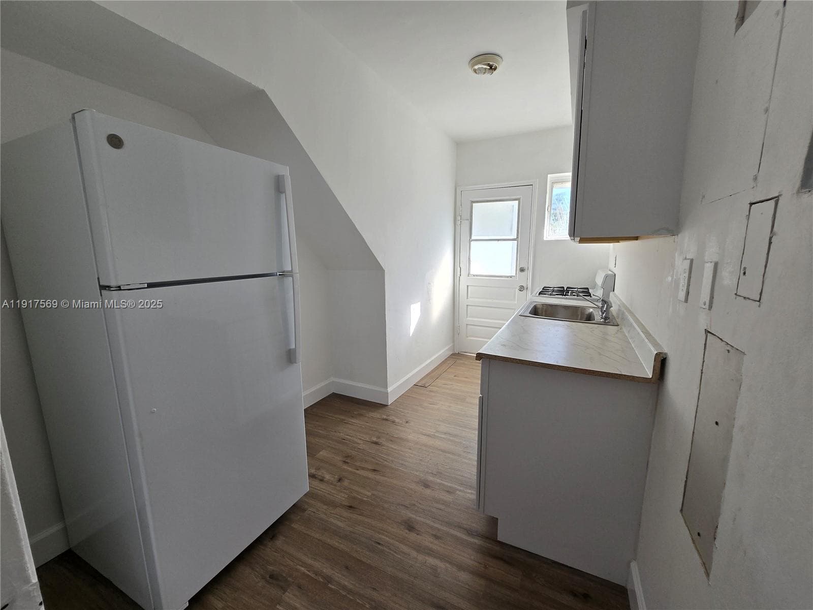 A11917569 — Miami Beach — 4