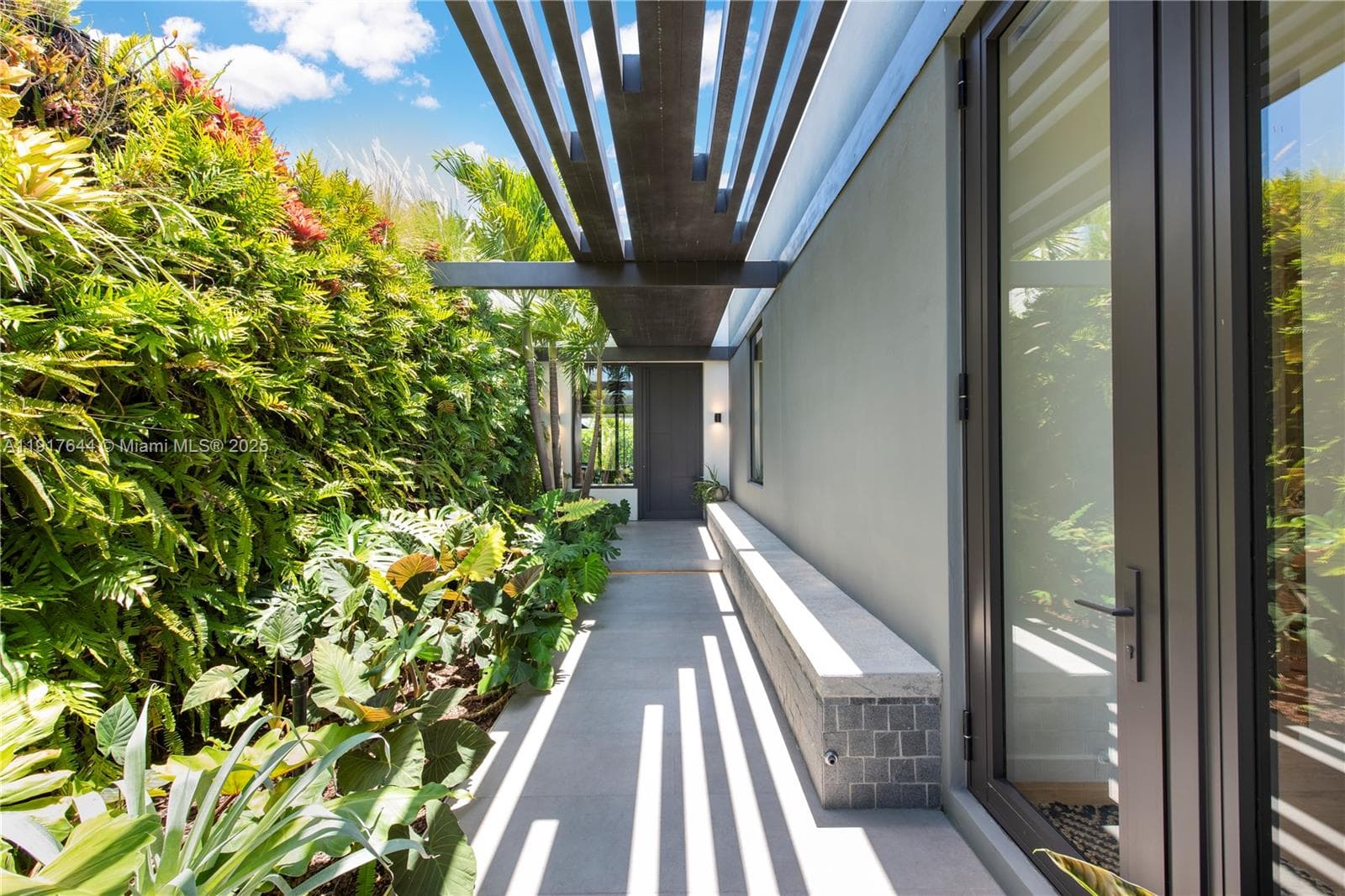 A11917644 — Miami Beach — 6